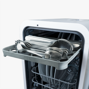 Single tray with cutlery