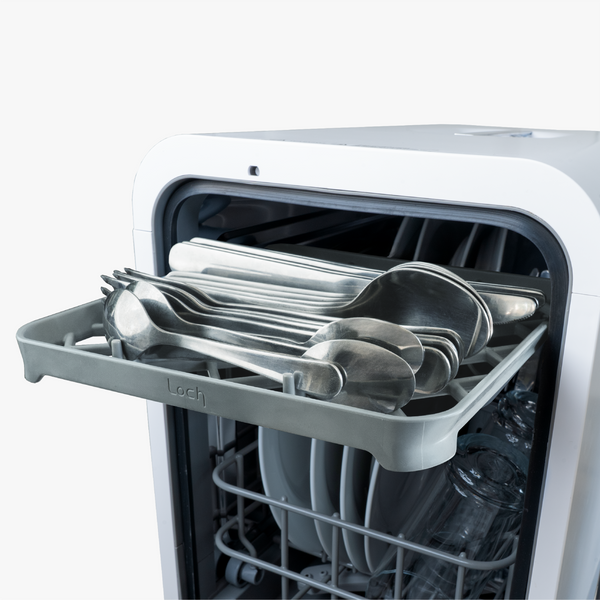 Single tray with cutlery