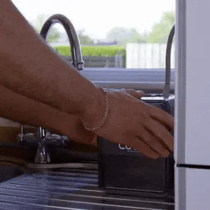 Fill in the water tank